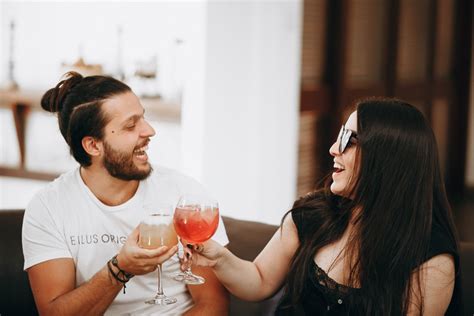 24 Eerste Date Tips Die Altijd Werken [Schokkende。